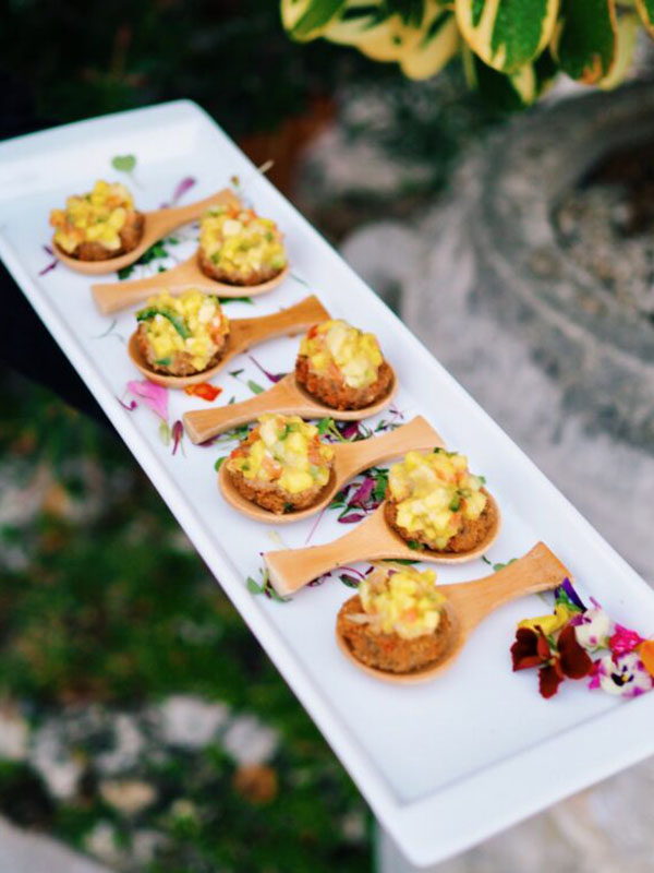 jumbo lump crab cakes with mango avocado salsa